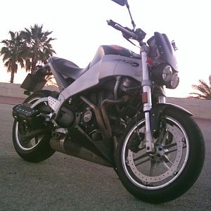 buell 2http://www.foroharley.com/album.php?albumid=203&attachmentid=10362